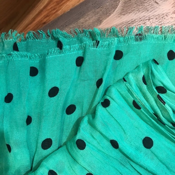 🧣 Turquoise & Black Dotted Scarf - Picture 5 of 5